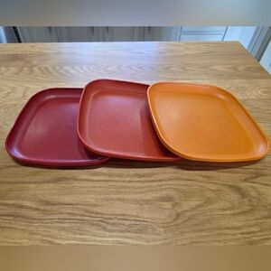 Vintage Tupperware Plates x3
